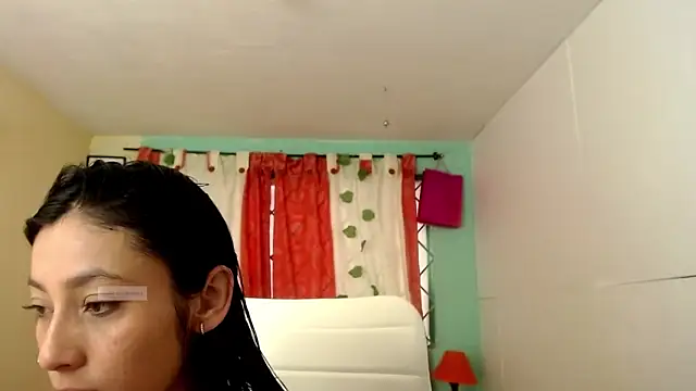Snapshot of vale_miel chatting on 09-09-25, 05:44 vale miel online show from 09-09-25, 05:44