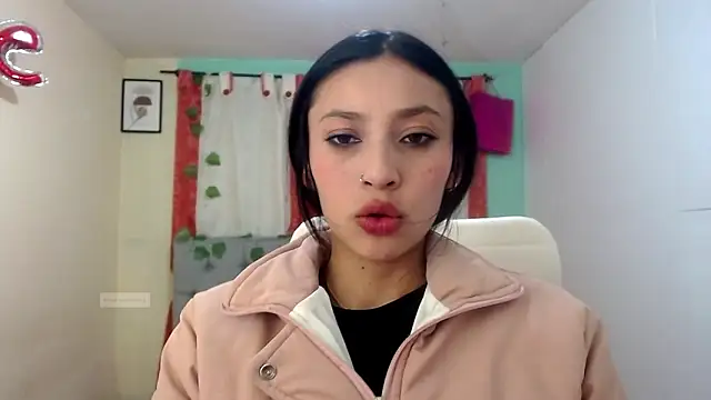 Snapshot of vale_miel chatting on 10-15-25, 11:46 vale miel online show from 10-15-25, 11:46