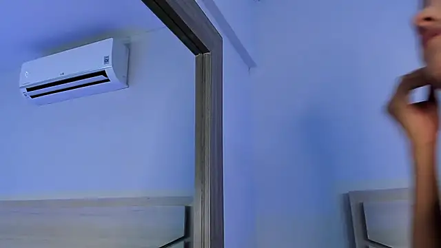 ZoeMorris online show from 10-15-25, 11:40