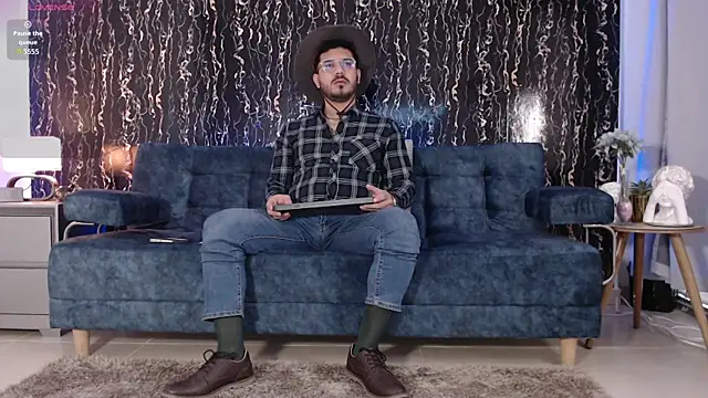 samuelcoopeer online show from 10-28-25, 01:10