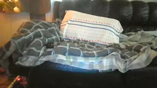 Lovyourpuss online show from 12-13-25, 10:05