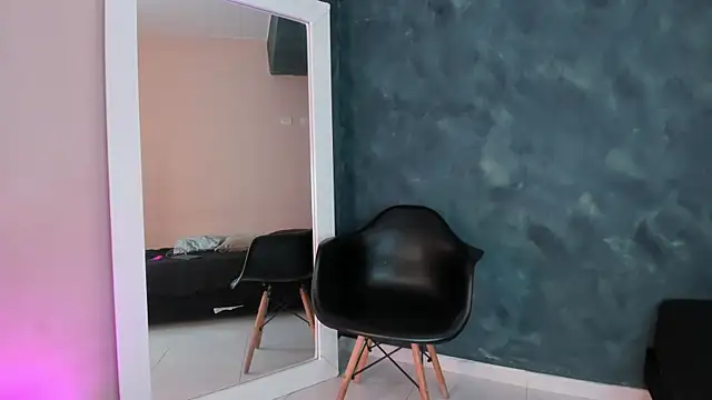 Snapshot of GingerMoon_ chatting on 11-13-25, 04:33 GingerMoon online show from 11-13-25, 04:33