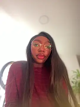 Snapshot of alissradiante1 chatting on 07-13-26, 01:16 alissradiante1 online show from 07-13-26, 01:16