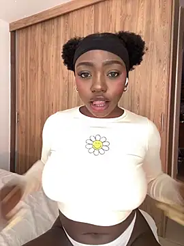 Snapshot of alissradiante1 chatting on 11-07-25, 03:44 alissradiante1 online show from 11-07-25, 03:44