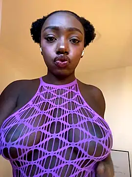 Snapshot of alissradiante1 chatting on 11-09-25, 10:36 alissradiante1 online show from 11-09-25, 10:36