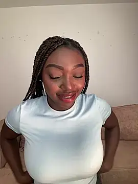 Snapshot of alissradiante1 chatting on 02-28-26, 02:44 alissradiante1 online show from 02-28-26, 02:44