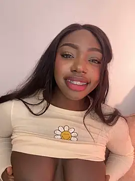 Snapshot of alissradiante1 chatting on 11-28-25, 01:50 alissradiante1 online show from 11-28-25, 01:50