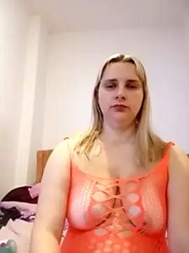 JessicaItalia online show from 10-23-25, 09:19