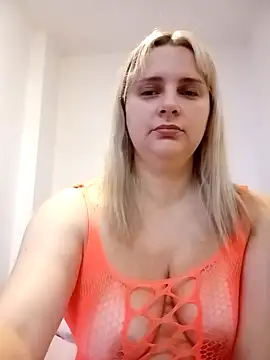 JessicaItalia online show from 10-18-25, 09:22