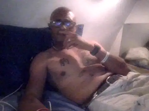 Snapshot of badboy2u2025 chatting on 06-26-26, 02:23 badboy2u2025 online show from 06-26-26, 02:23