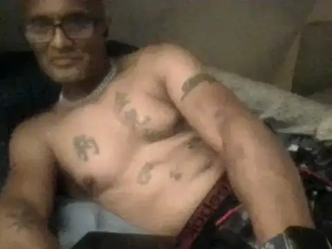 Snapshot of badboy2u2025 chatting on 06-15-26, 03:29 badboy2u2025 online show from 06-15-26, 03:29