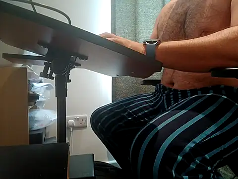 CloudyMuscleBeefy online show from 10-09-25, 01:22