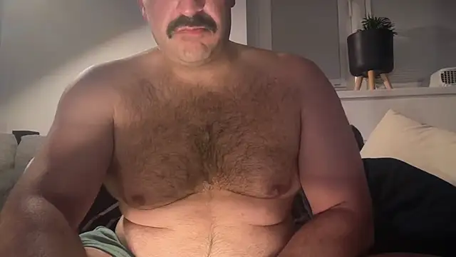 Snapshot of CloudyMuscleBeefy chatting on 04-14-26, 12:26 CloudyMuscleBeefy online show from 04-14-26, 12:26