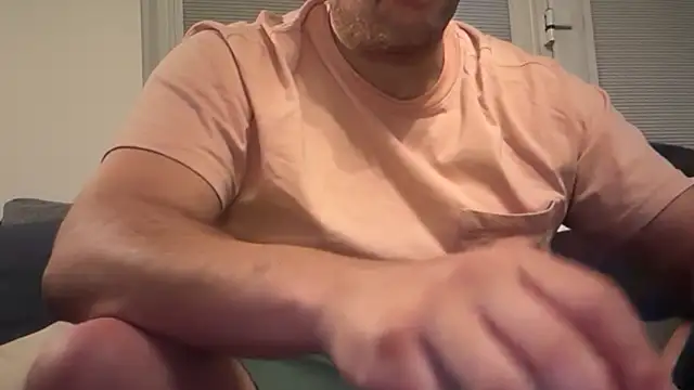 Snapshot of CloudyMuscleBeefy chatting on 04-09-26, 06:19 CloudyMuscleBeefy online show from 04-09-26, 06:19