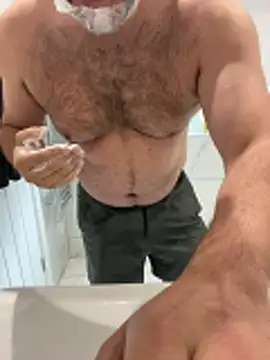 Snapshot of CloudyMuscleBeefy chatting on 04-03-26, 02:56 CloudyMuscleBeefy online show from 04-03-26, 02:56