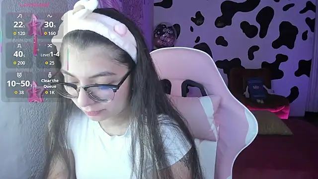 abbie jensen  online show from 10-22-25, 03:06