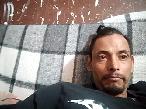 ConfidedAward online show from 04-11-26, 07:06