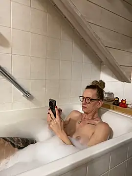 LucyLingerie78 online show from 11-09-25, 07:18