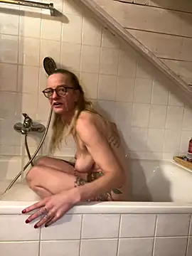 LucyLingerie78 online show from 11-24-25, 07:47