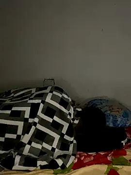 Snapshot of soy-tuyo- chatting on 11-12-25, 04:27 soy-tuyo- online show from 11-12-25, 04:27