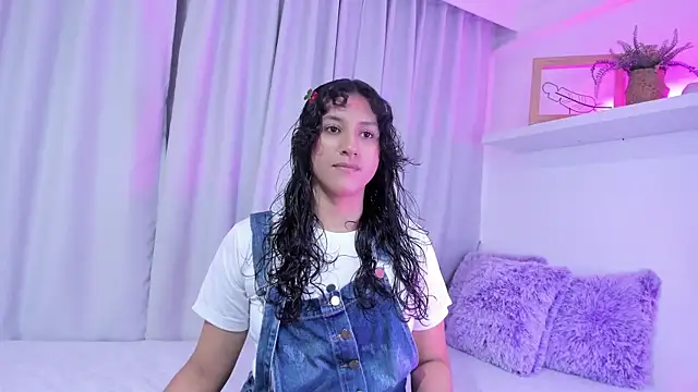 Snapshot of niia7 chatting on 04-22-26, 07:42 niia7 online show from 04-22-26, 07:42