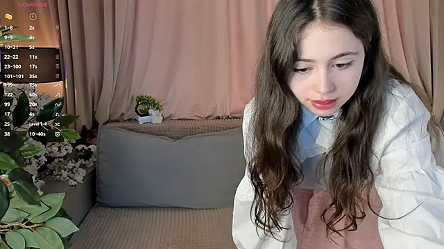 JulianaChapel online show from 11-02-25, 08:19