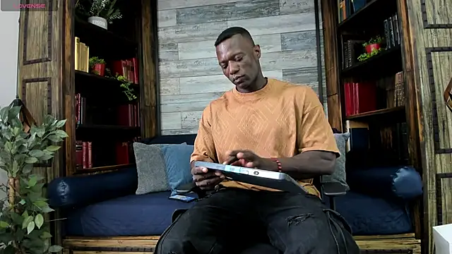 MarcusBlack  online show from 04-14-26, 03:06