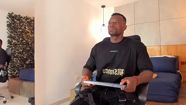 MarcusBlack  online show from 07-28-26, 12:12