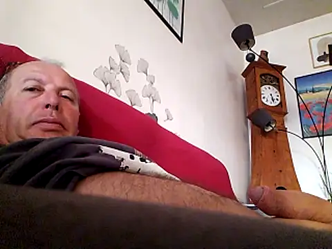 Vince072 online show from 06-16-26, 04:45