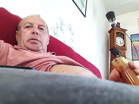 Vince072 online show from 04-10-26, 11:39