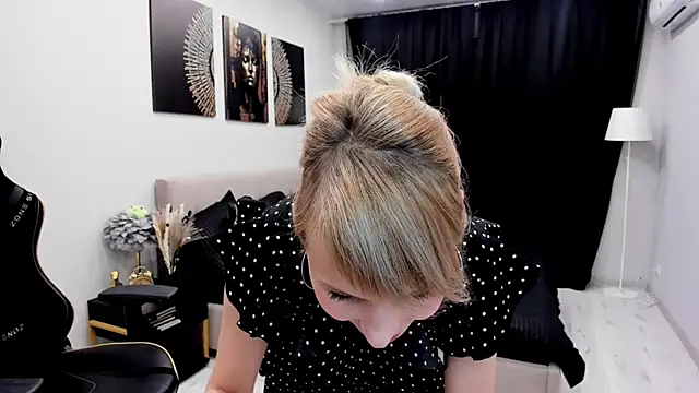 Snapshot of LindaSandy_1 chatting on 10-22-25, 09:09 LindaSandy 1 online show from 10-22-25, 09:09