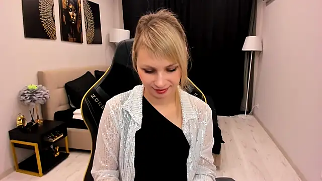 Snapshot of LindaSandy_1 chatting on 02-07-26, 04:20 LindaSandy 1 online show from 02-07-26, 04:20