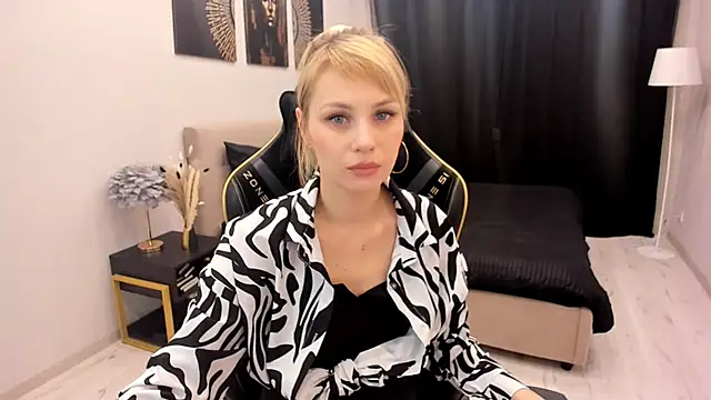 Snapshot of LindaSandy_1 chatting on 11-21-25, 10:14 LindaSandy 1 online show from 11-21-25, 10:14