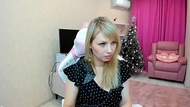 Snapshot of LindaSandy_1 chatting on 01-10-26, 06:20 LindaSandy 1 online show from 01-10-26, 06:20