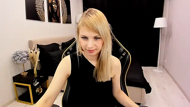 Snapshot of LindaSandy_1 chatting on 11-12-25, 10:41 LindaSandy 1 online show from 11-12-25, 10:41