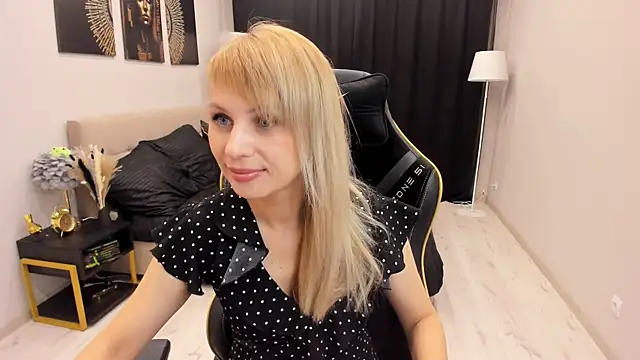 Snapshot of LindaSandy_1 chatting on 09-22-25, 06:08 LindaSandy 1 online show from 09-22-25, 06:08