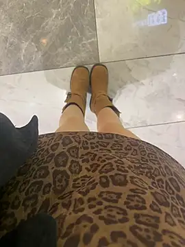 xiaoyuan01 online show from 11-12-25, 02:37