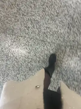 xiaoyuan01 online show from 12-05-25, 03:27