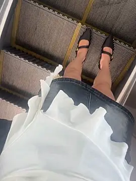 xiaoyuan01 online show from 10-06-25, 02:24