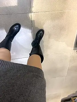 xiaoyuan01 online show from 11-23-25, 02:10