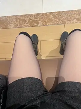 xiaoyuan01 online show from 11-24-25, 01:49