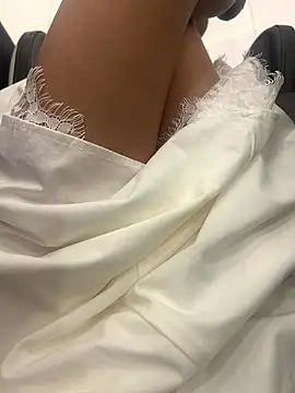 xiaoyuan01 online show from 10-08-25, 02:13