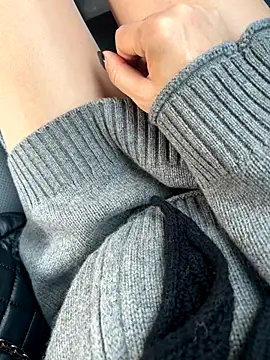 xiaoyuan01 online show from 10-23-25, 01:48