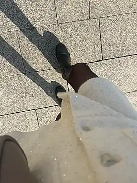 xiaoyuan01 online show from 11-19-25, 01:27