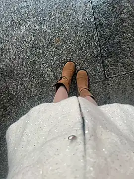 xiaoyuan01 online show from 11-08-25, 01:31