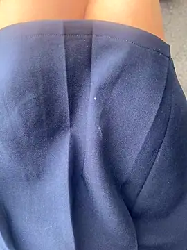 xiaoyuan01 online show from 10-05-25, 12:56