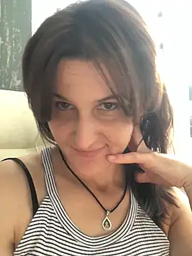 Snapshot of NikaSwan2831 chatting on 10-22-25, 12:04 NikaSwan2831 online show from 10-22-25, 12:04