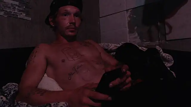 Snapshot of mastertrap chatting on 10-01-25, 09:58 mastertrap online show from 10-01-25, 09:58