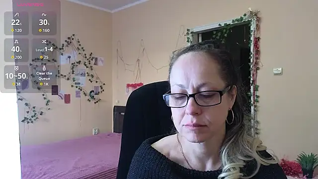 Snapshot of Ronda_Roni chatting on 01-16-26, 05:44 Ronda Roni online show from 01-16-26, 05:44