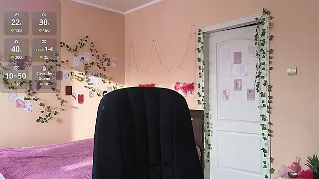 Snapshot of Ronda_Roni chatting on 02-10-26, 06:12 Ronda Roni online show from 02-10-26, 06:12